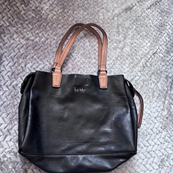 Nicole Miller Handbags - ⭐️⭐️⭐️Nicole Miller black with brown leather strap tote purse
